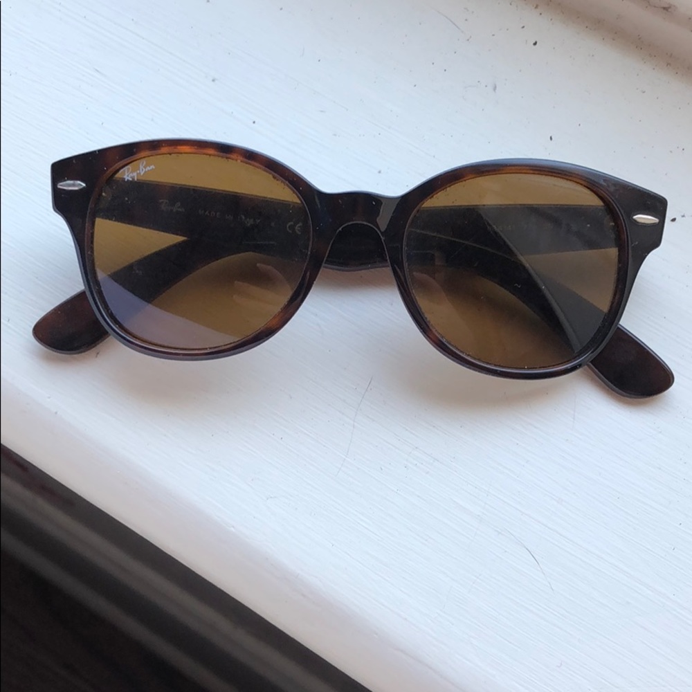 Tortoise Shell Ray Ban sunglasses